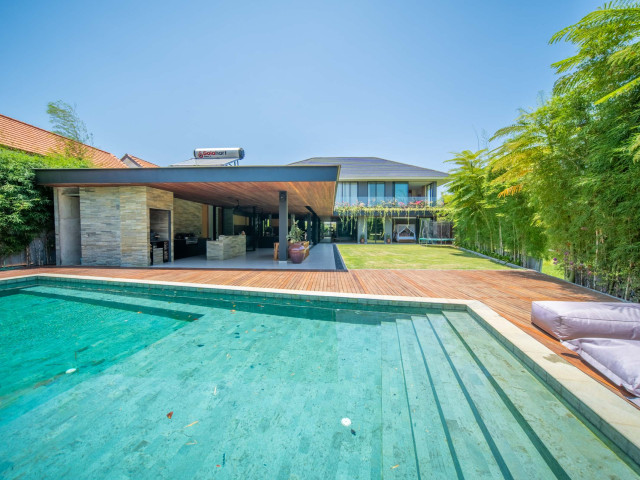 Elegant 4 Bedroom Luxury Beachside Family Villa for Sale in Sanur, Bali