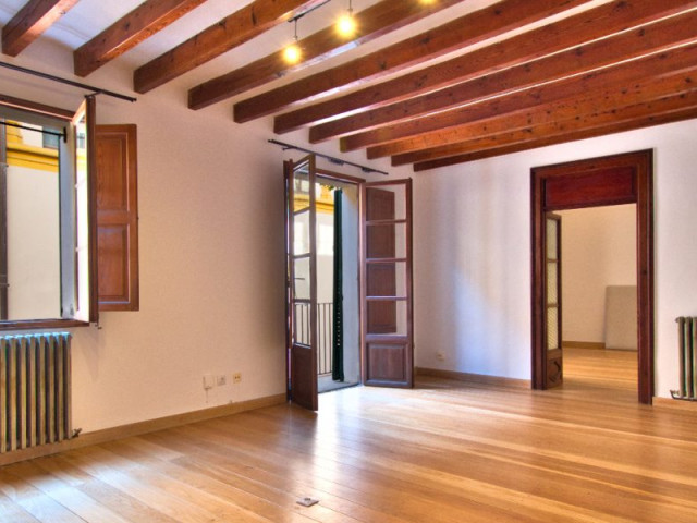 Charming 4 Bedroom Character Apartment in the Heart of Palma Old Town