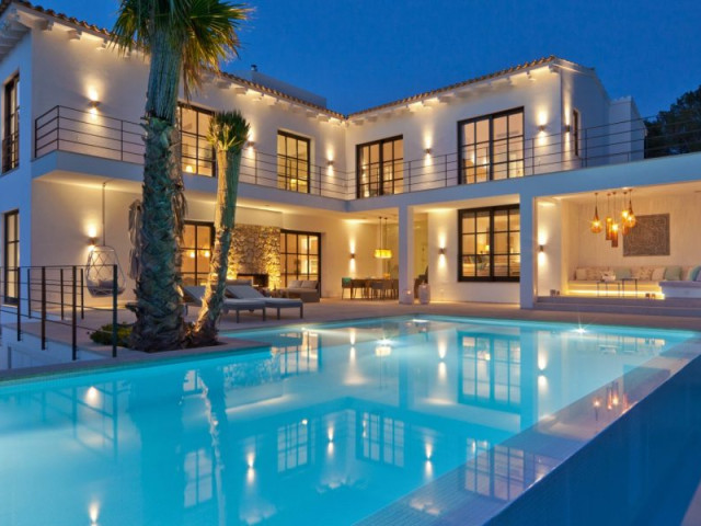 Modern 4 Bedroom Villa with Exclusive Design Concept & Partial Sea Views in Port Andratx