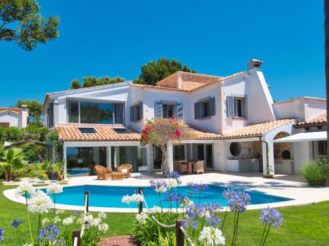 2 Traditional Mediterranean  Sea View Villas in Nova Santa Ponsa, Mallorca