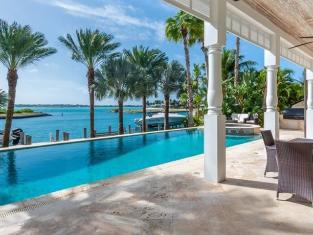 Impressive 6 Bedroom Luxury Oceanfront Villa Located in Prestigious Gated Community for Sale on Paradise Island, Bahamas