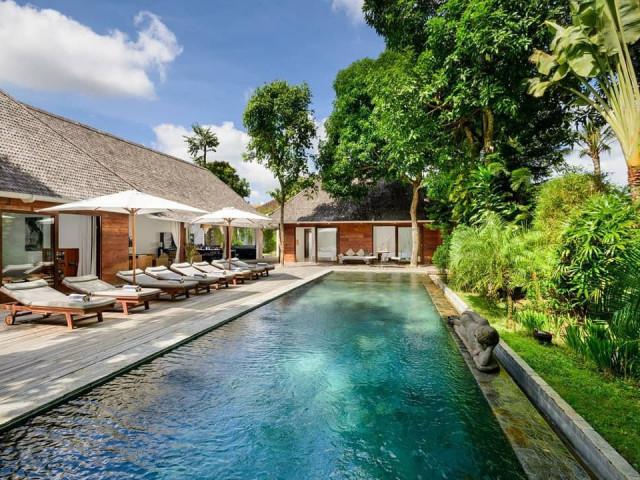 Lavish 4 Bedroom Contemporary Estate for Sale in Upscale Umalas, Bali