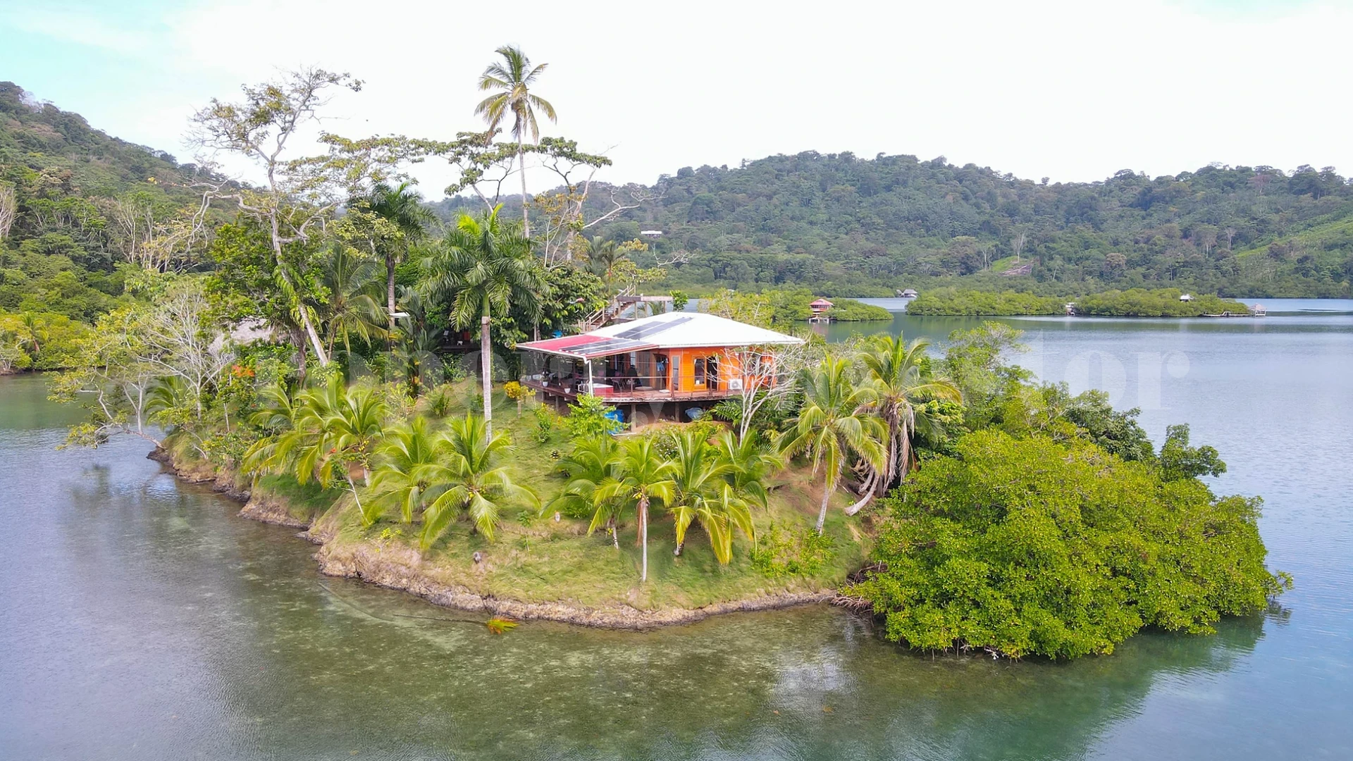 Off-Grid 3144 m² Private Tropical Eco Island in Bocas del Toro, Panama