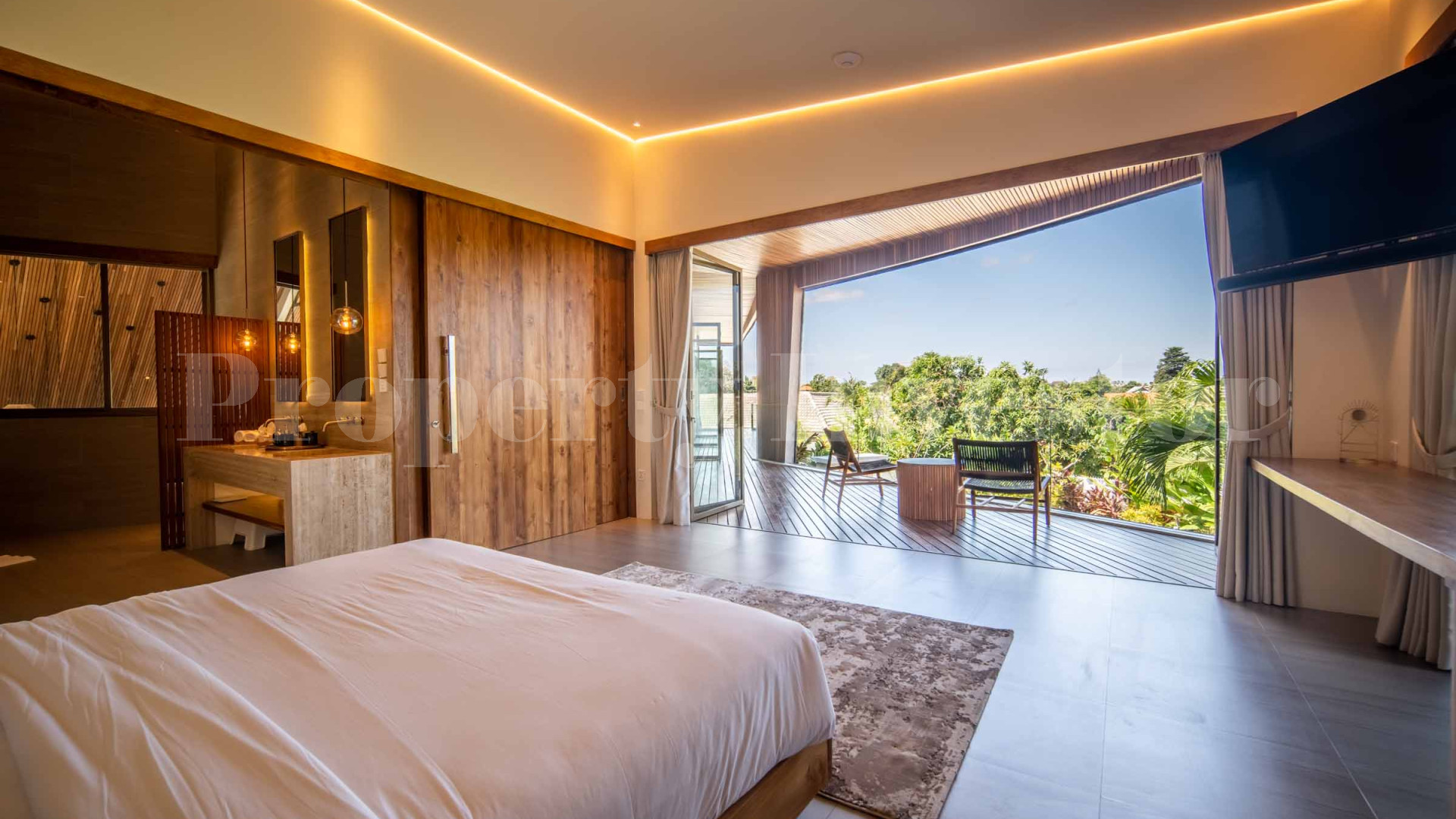 Immaculate 4 Bedroom Ultra-Luxe Villa with High-End Finish for Sale in Canggu Berawa, Bali