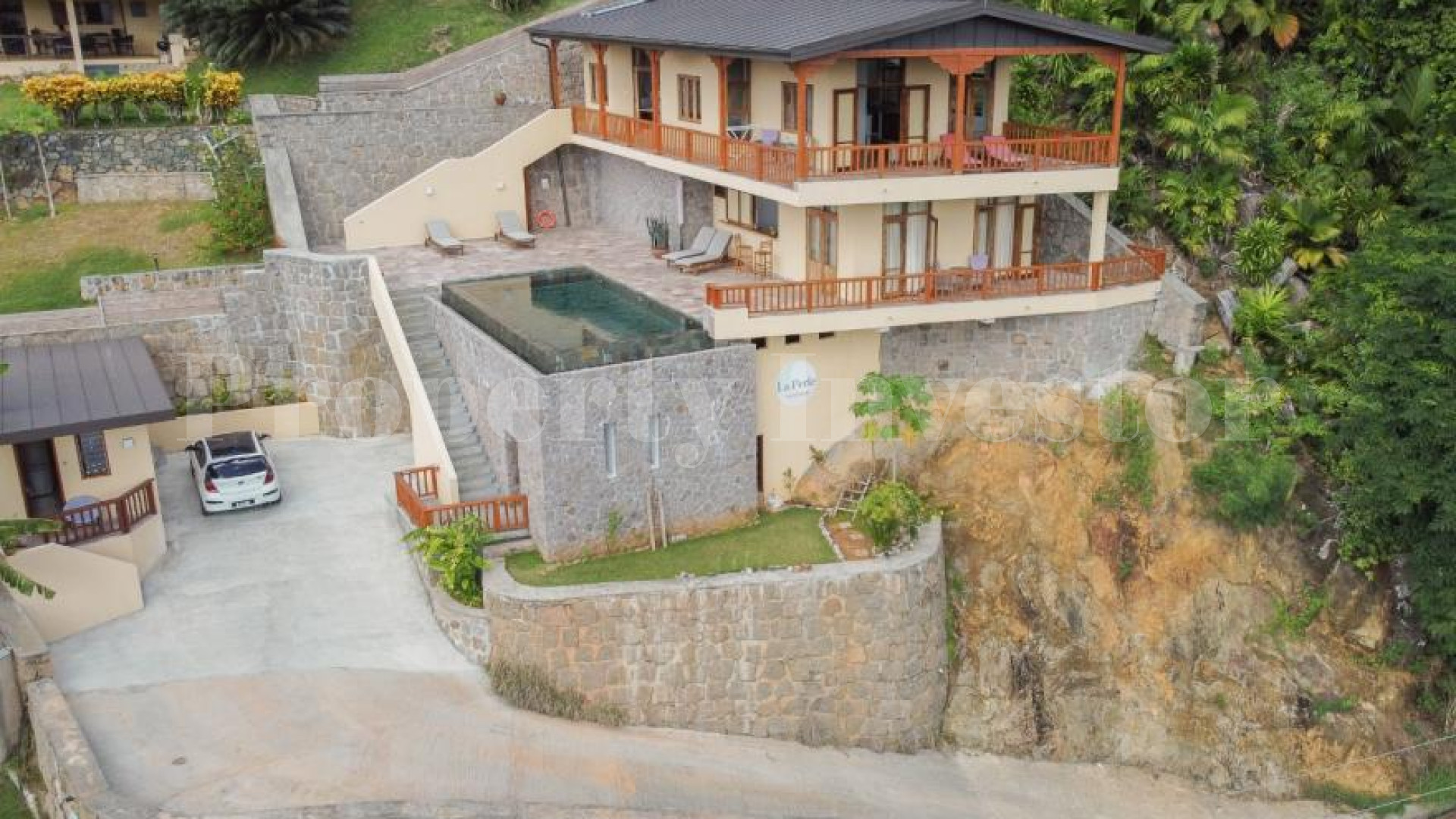 Small 7 Bedroom Boutique Retreat for Sale in Seychelles