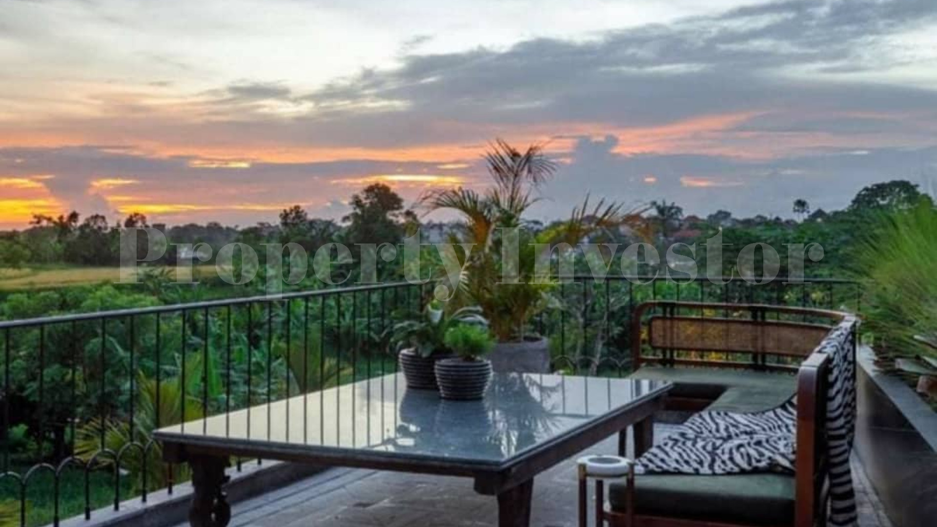 Sophisticated 3 Bedroom Luxury Art Deco Villa for Sale in Canggu-Babakan, Bali