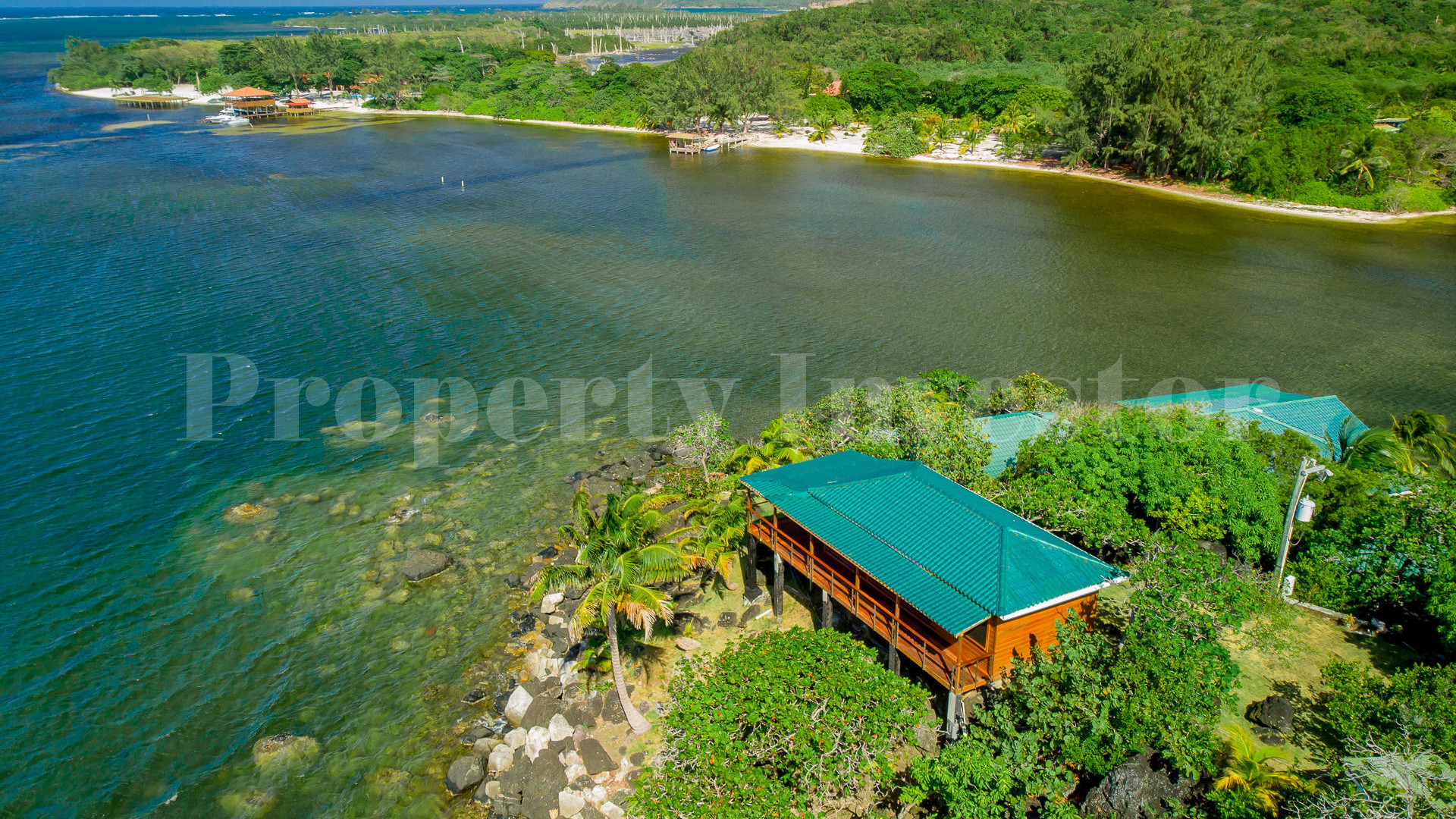 Fabulous 4 Bedroom Private Island Residence for Sale in Guanaja, Honduras