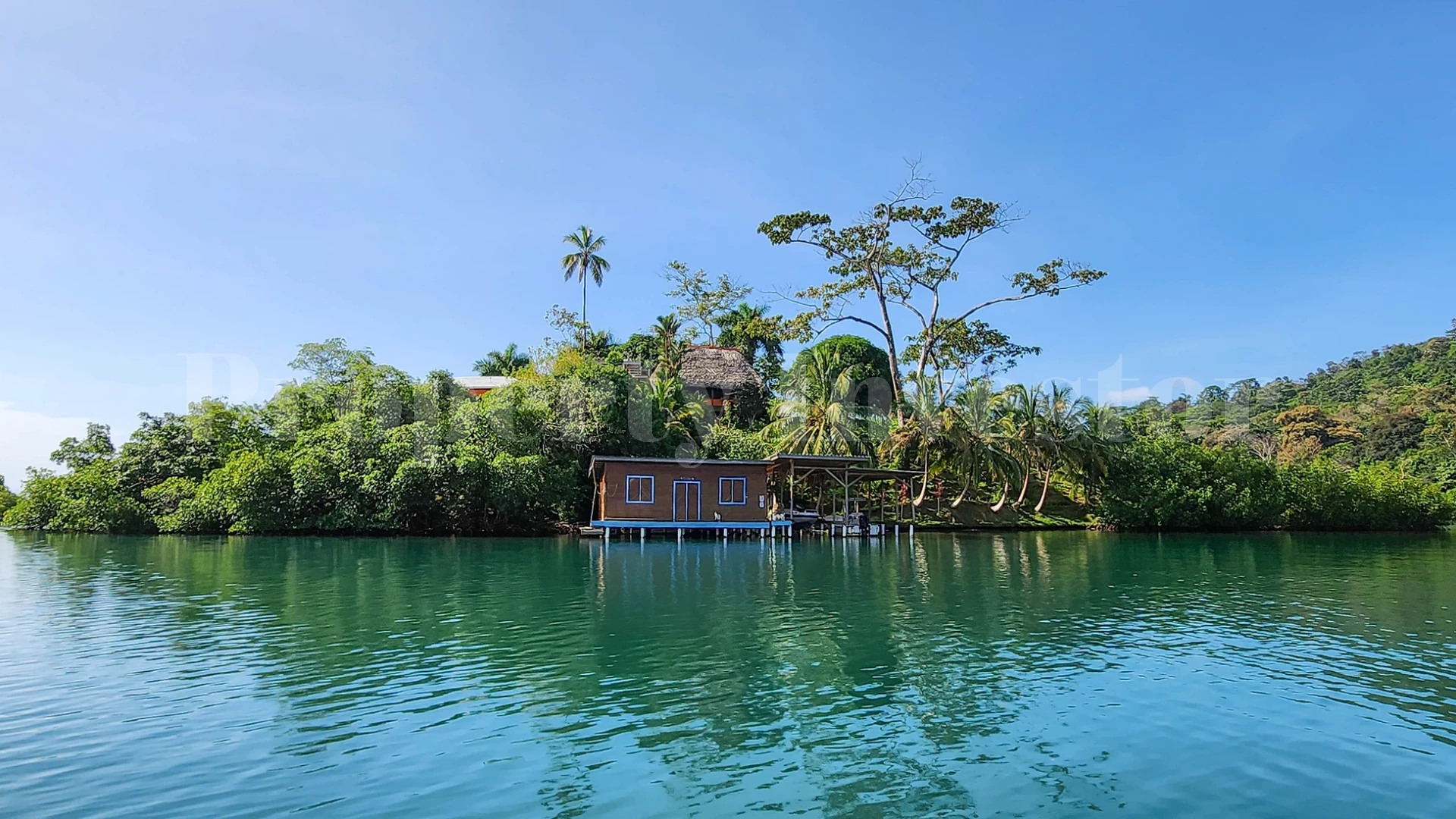 Off-Grid 3144 m² Private Tropical Eco Island in Bocas del Toro, Panama