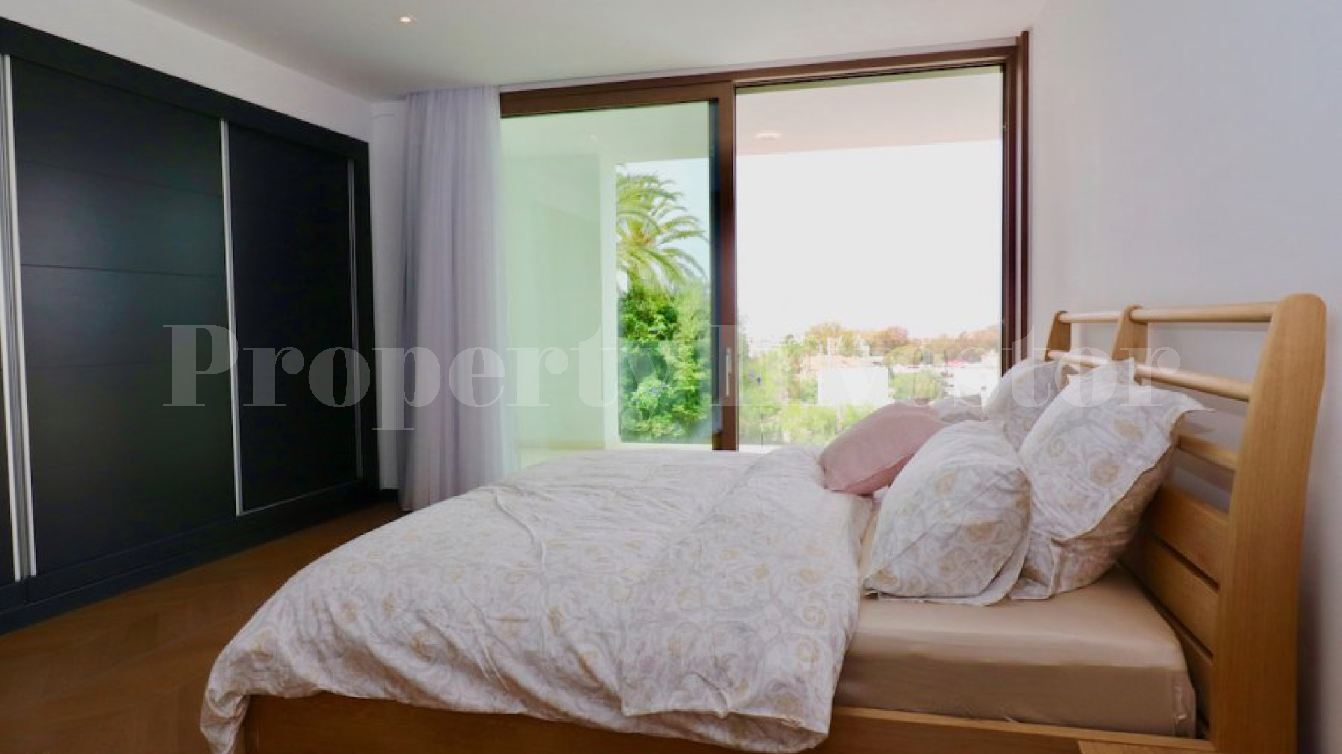 6 Bedroom Designer Villa with Amazing Garden, Pool & Rooftop Terrace in Nueva Andalucia, Marbella