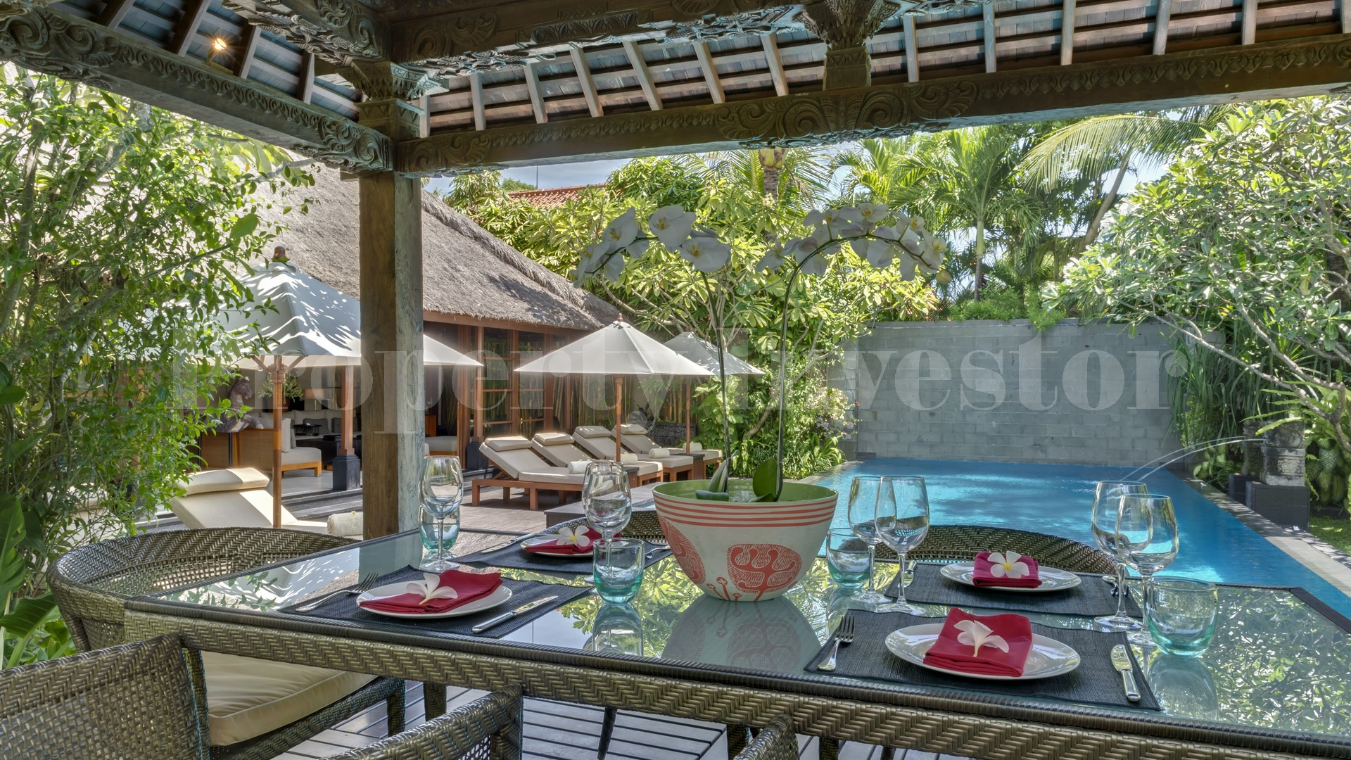 Chic 3 Bedroom Modern Balinese Villa in Prime Location for Sale in Seminyak, Bali