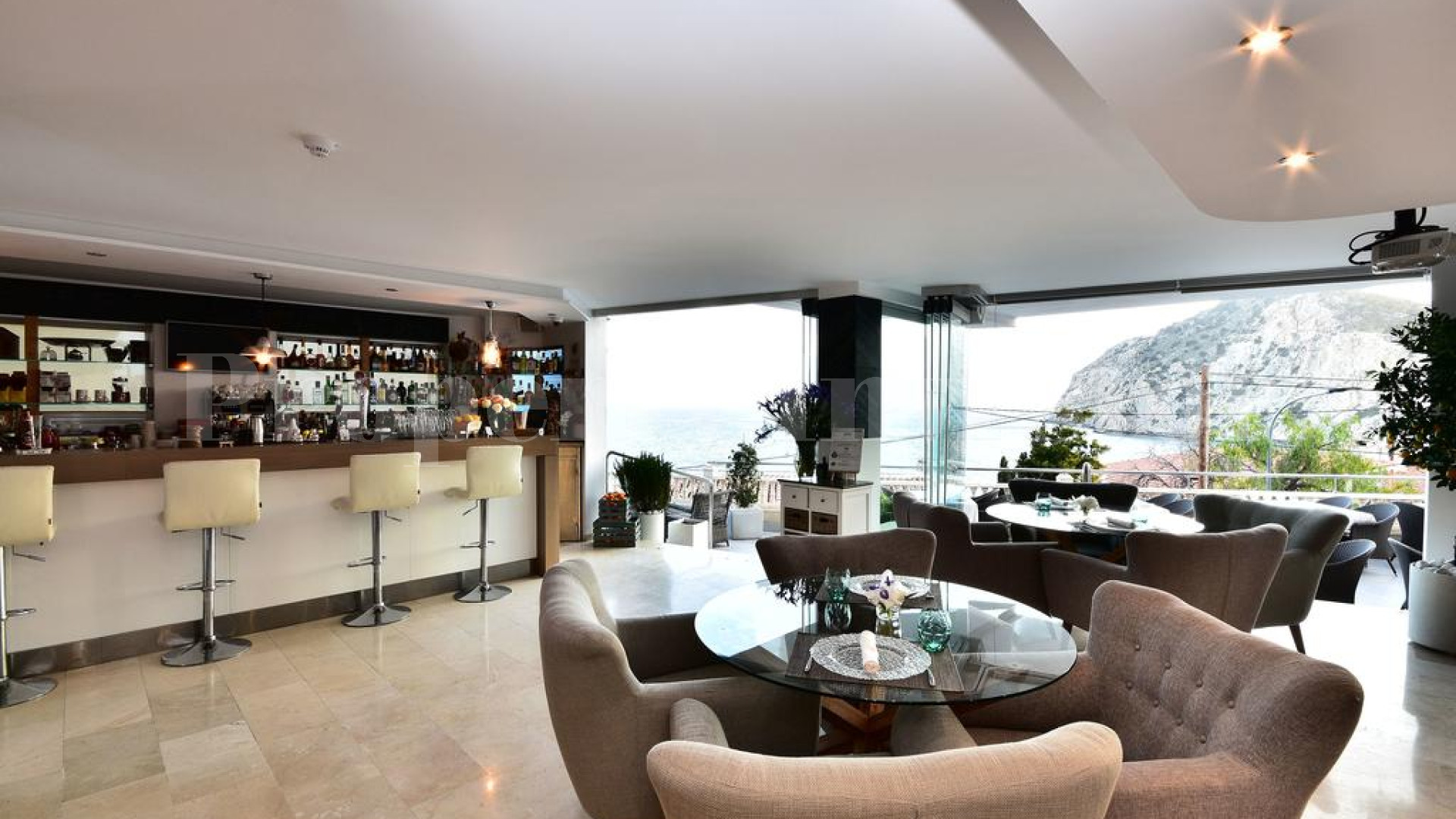 Stylish 11 Apartment Apart-Hotel with Amazing Panoramic Sea Views for Sale in Benidorm, Spain