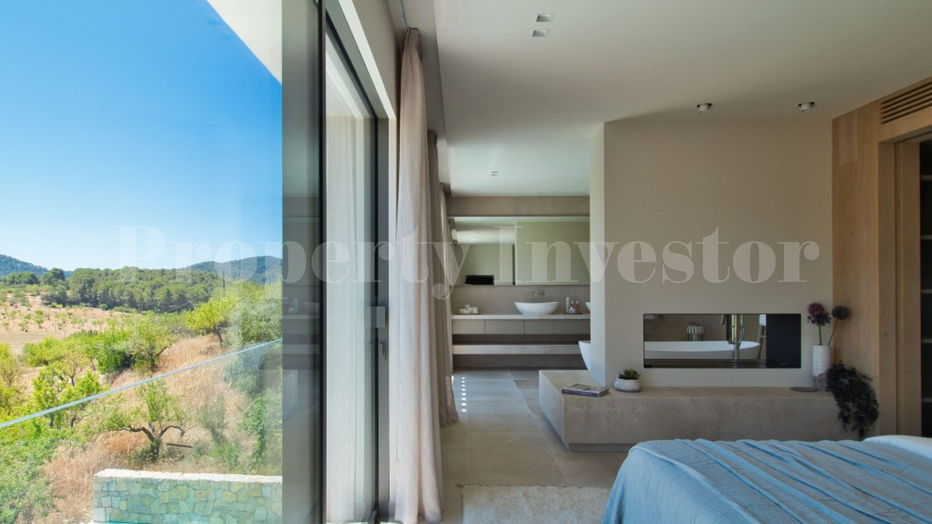 Modern New Build 5 Bedroom Villa with Fantastic Landscape Views in Calvia