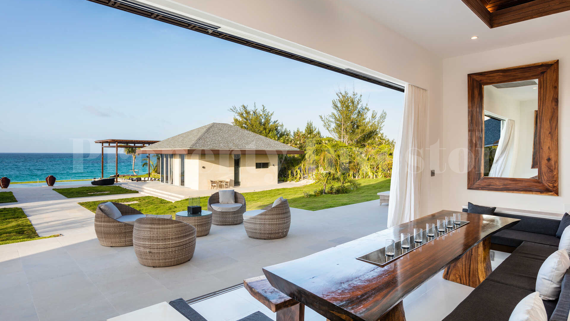 Divine 4 Bedroom Luxury Beachfront Villa for Sale in Eleuthera, the Bahamas