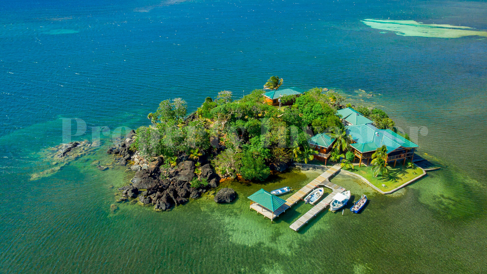 Fabulous 4 Bedroom Private Island Residence for Sale in Guanaja, Honduras