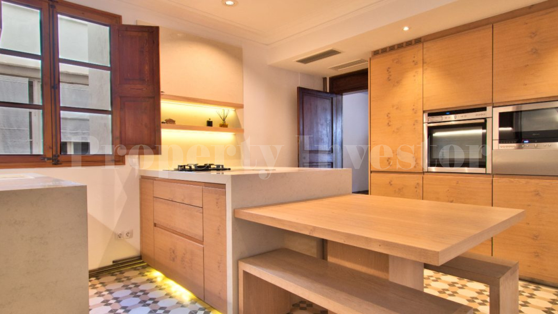 Charming 4 Bedroom Character Apartment in the Heart of Palma Old Town