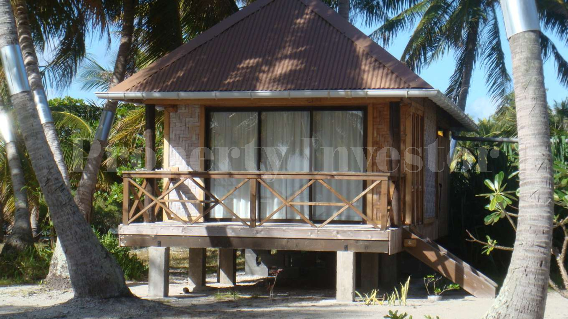 3.36 Hectare Private Boutique Island Retreat with 5 Bungalows in French Polynesia