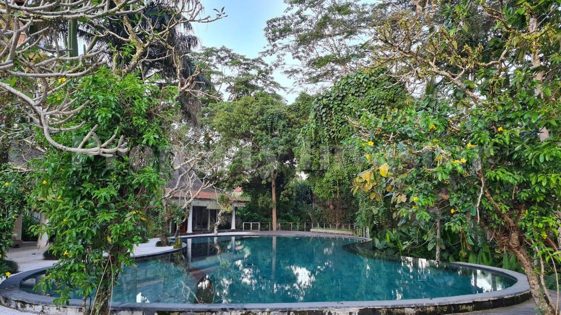 Exotic 4* Boutique Hotel & Spa with 26 Rooms & Villas in Ubud, Bali