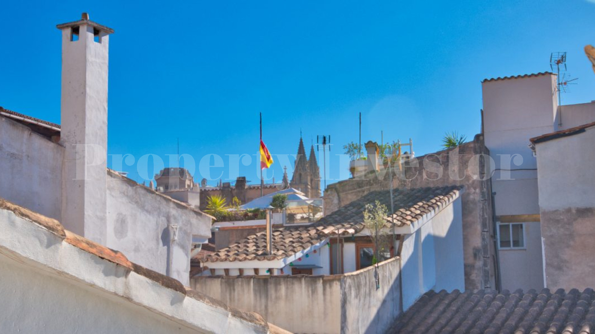 Charming 4 Bedroom Character Apartment in the Heart of Palma Old Town