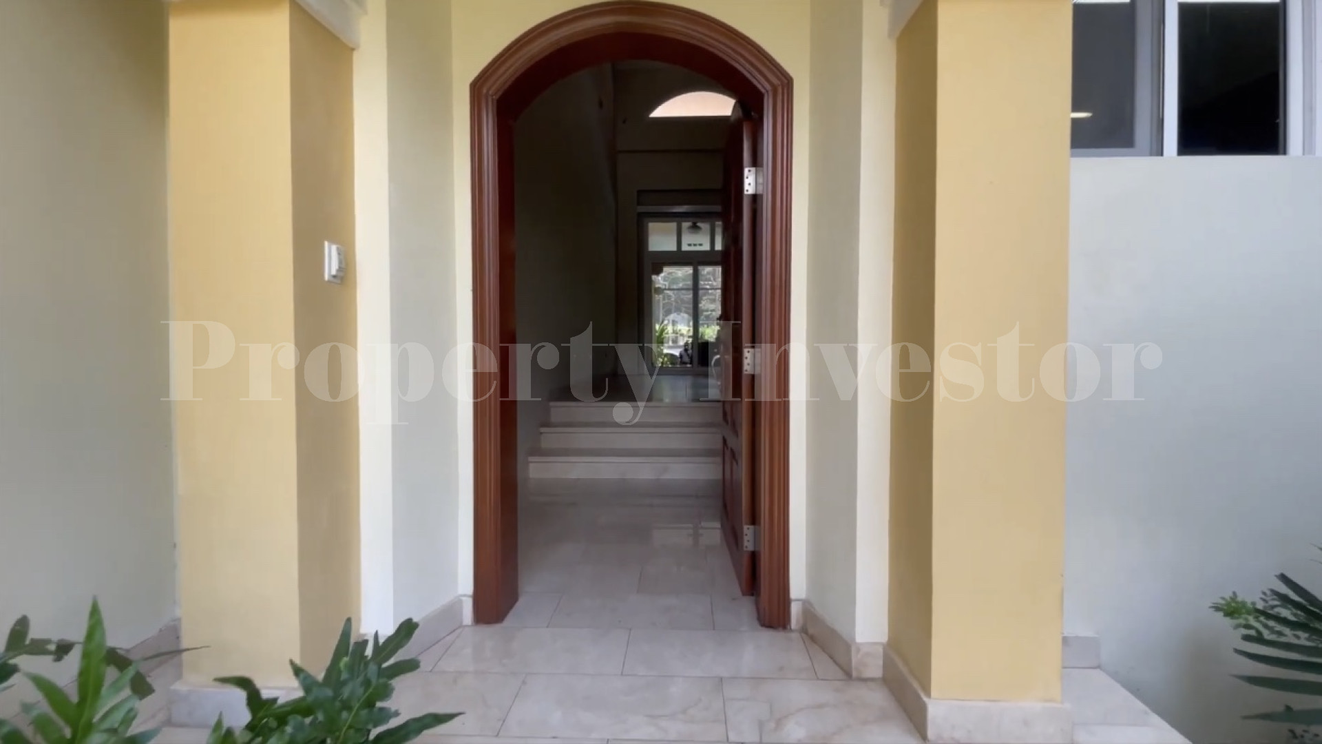 Outstanding 4 Bedroom Luxury Golf Club Residence for Sale in Cocoli, Panama City