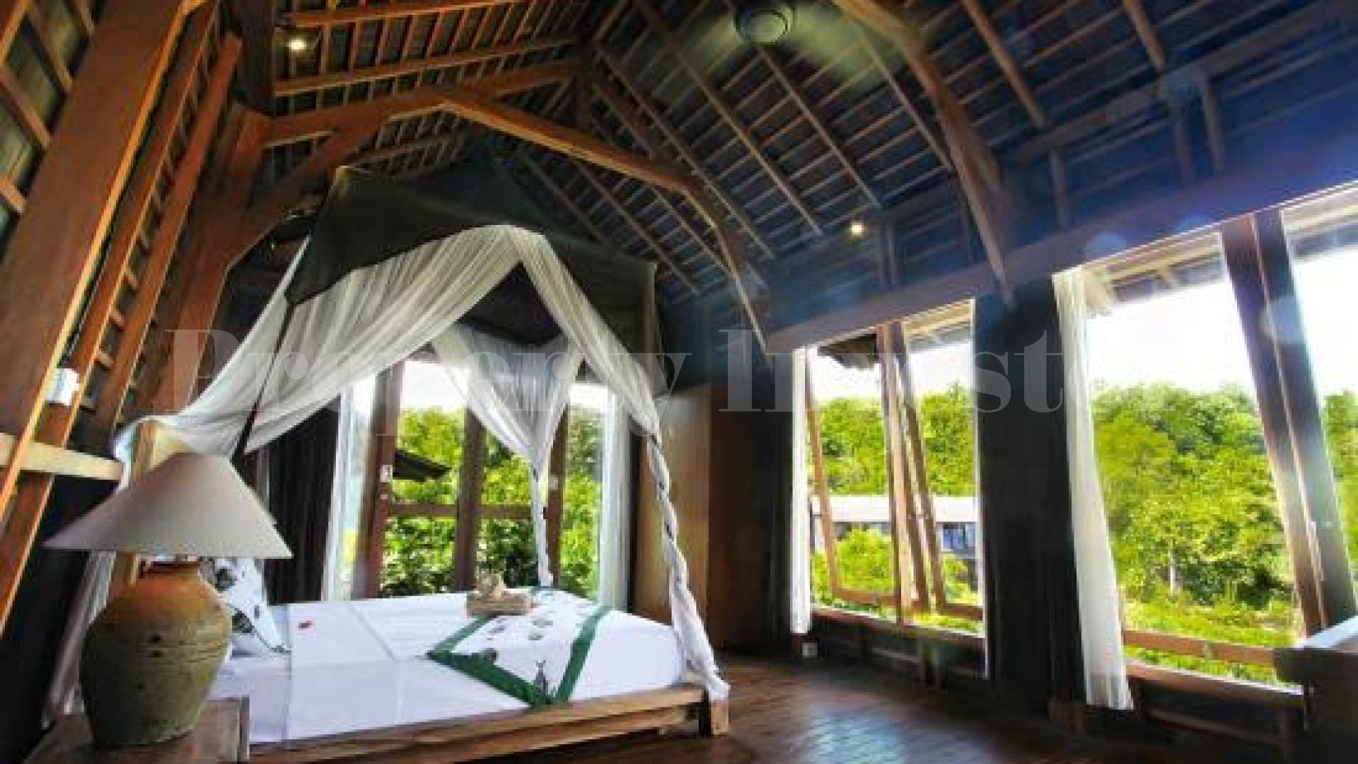 Impressive 4* Star 7 Villa Sustainable Beachfront Eco Resort on Nusa Ceningan, Indonesia