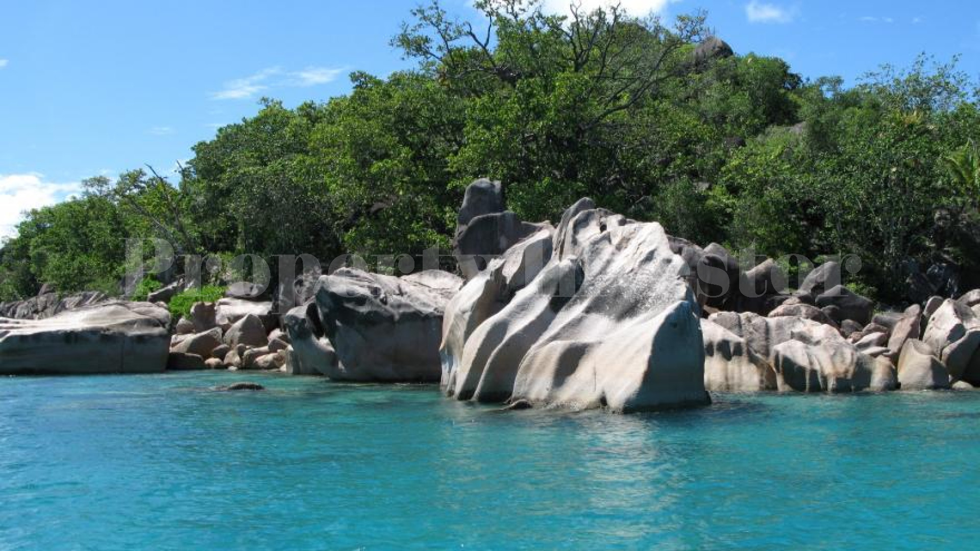 Large 4 Hectare Parcel of Land for Sale on Praslin Island