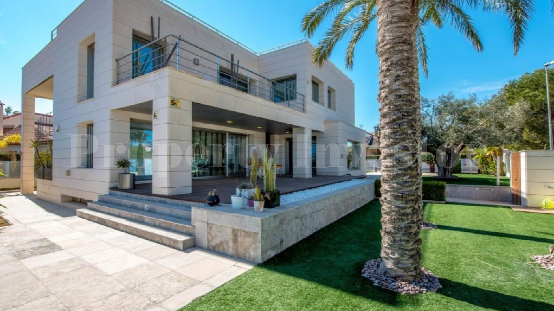 Fantastic 4 Bedroom Modern Villa for Sale in Orihuela Costa, Spain