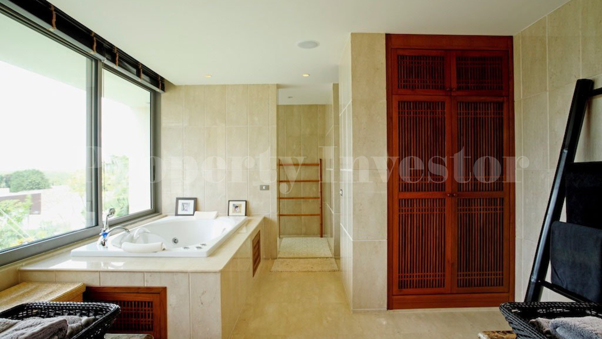 5 Bedroom Luxury Hillside Villa in Layan