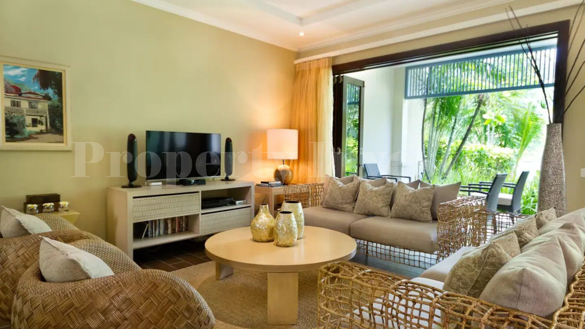 Lovely 3 Bedroom Custom Furnished Luxury Maison for Sale on Eden Island, Seychelles