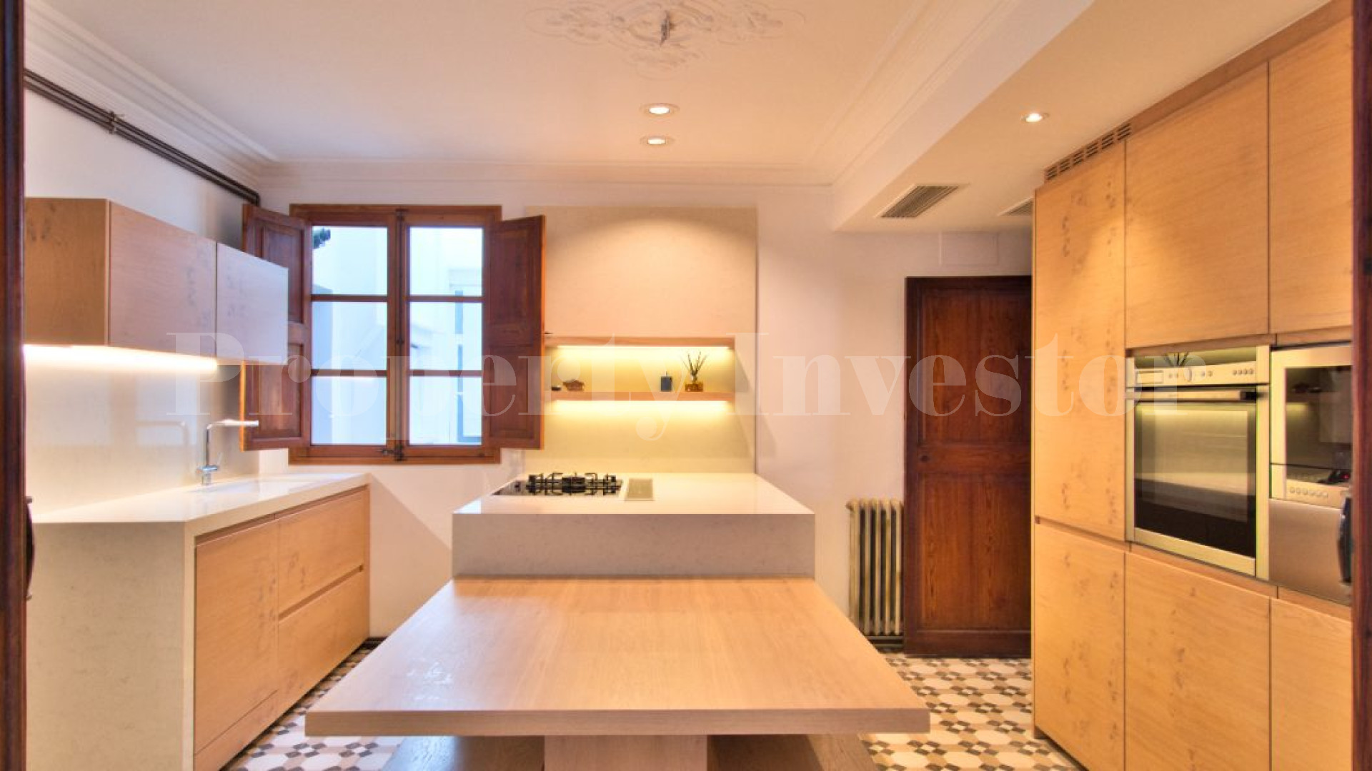 Charming 4 Bedroom Character Apartment in the Heart of Palma Old Town