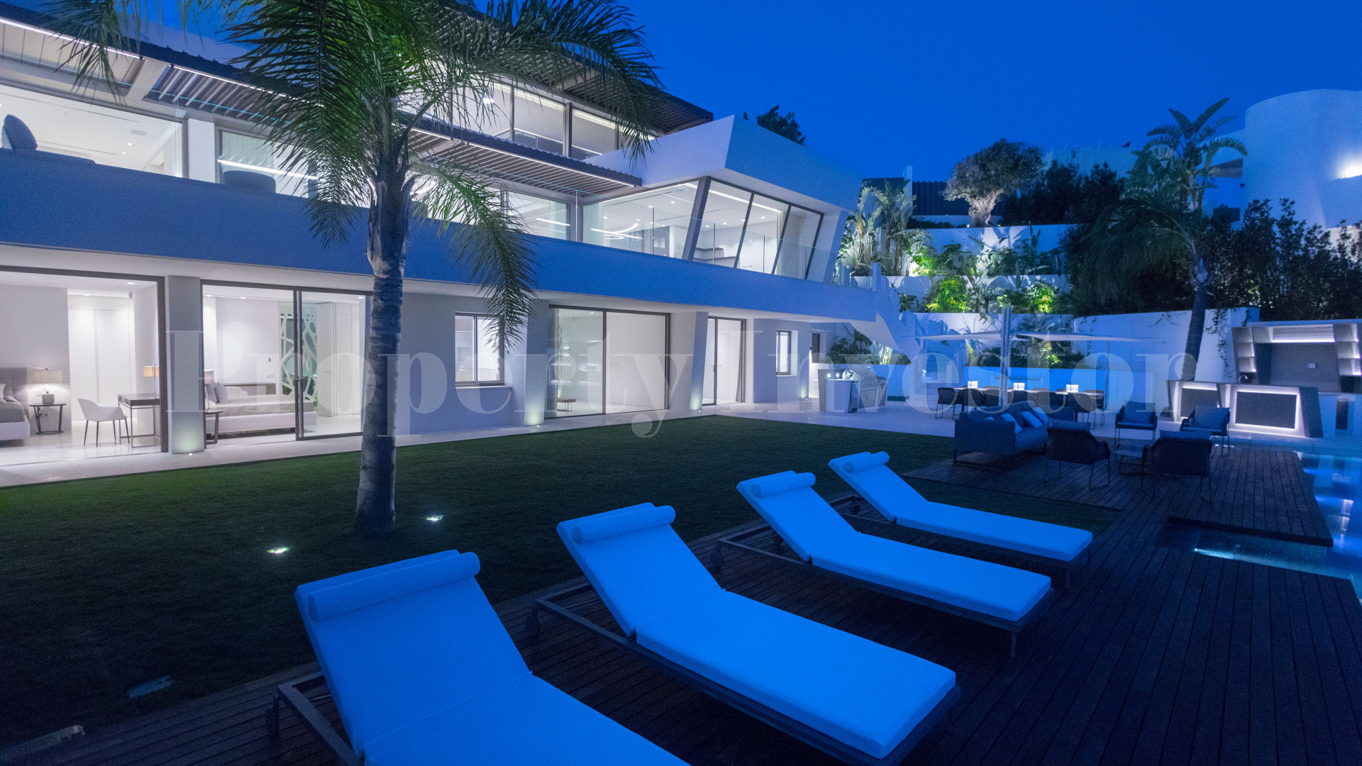 Fabulous 6 Bedroom Luxury Designer Villa Perfect for Entertaining for Sale in Benahavis, Spain