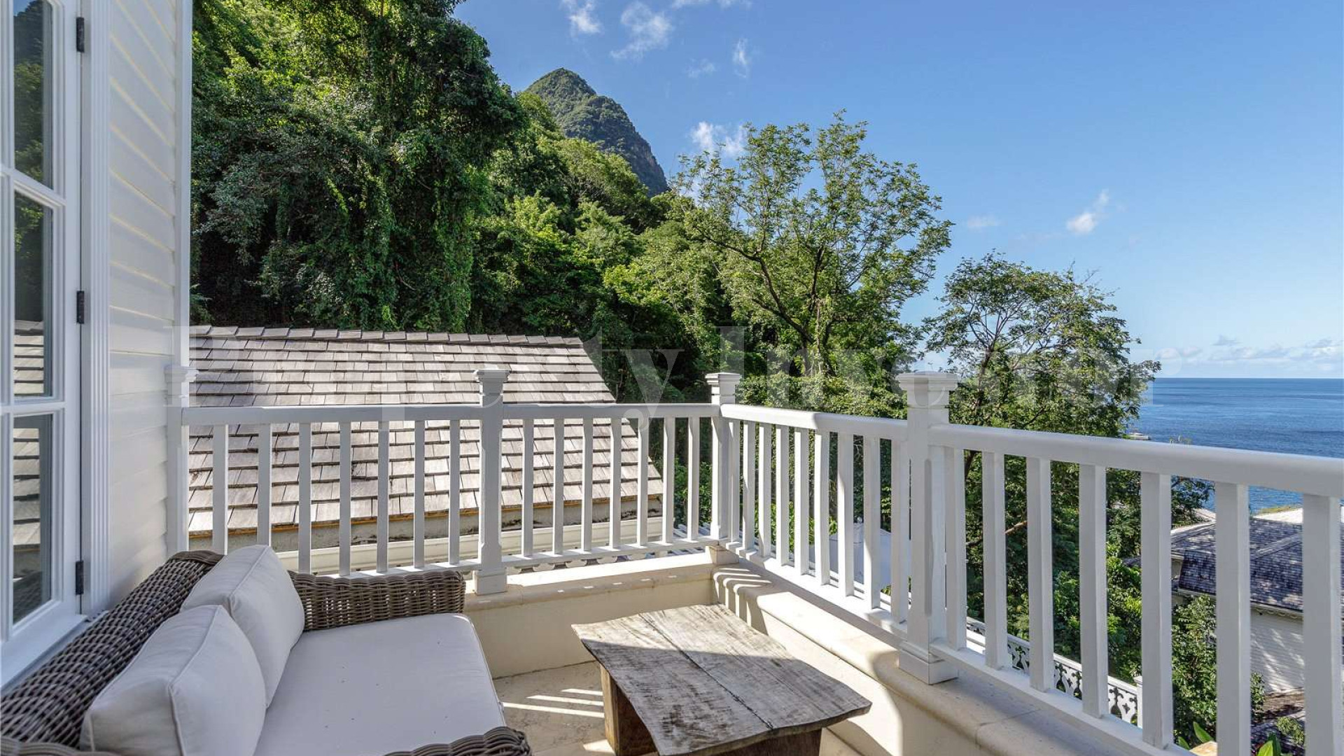 Exquisite 4 Bedroom Luxury Colonial Residence in St Lucia