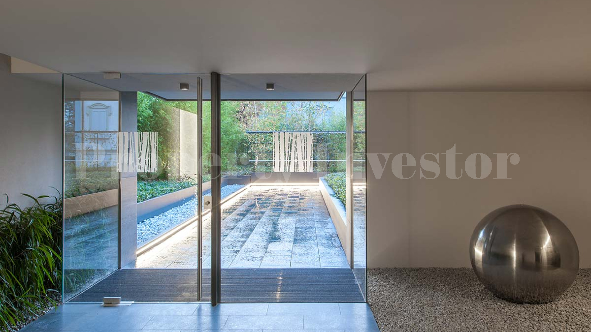 2 Bedroom Luxury Apartment in the Centre of Como (Apartment 8)