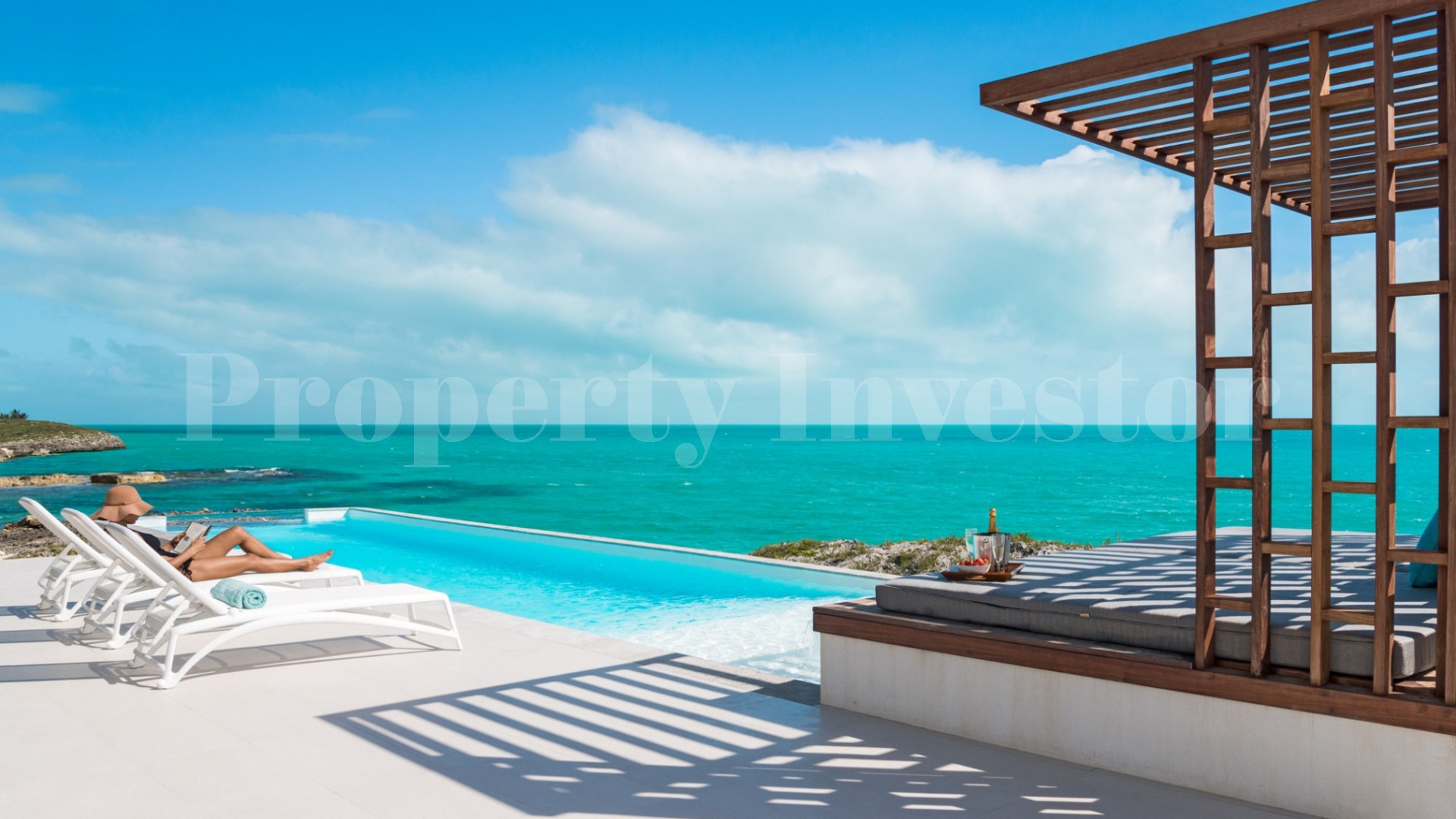 Stunning 6 Bedroom Beachfront Villa in Turk & Caicos