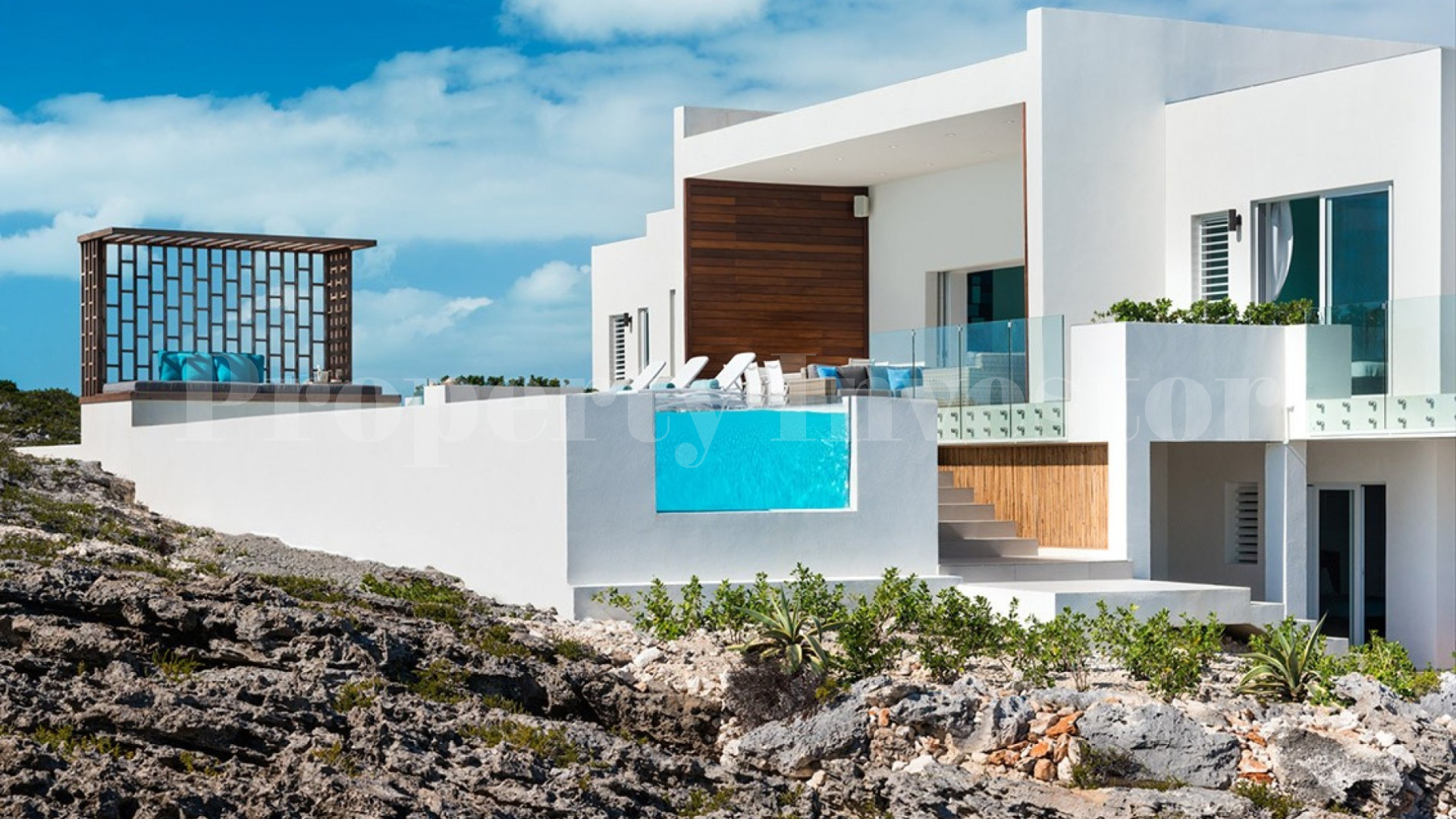 Stunning 6 Bedroom Beachfront Villa in Turk & Caicos