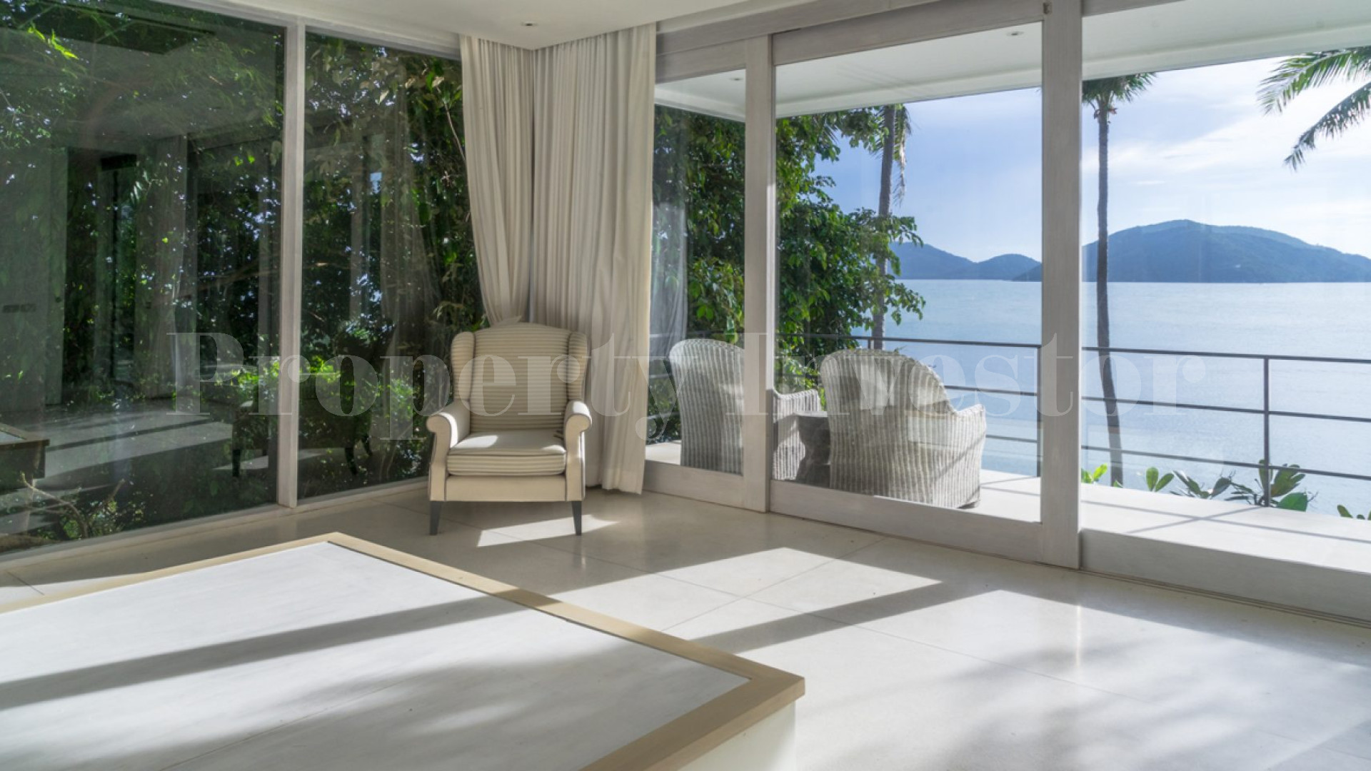 Incredible 6 Bedroom Exotic Beachfront Villa with Private Beach Access in Laem Sor, Koh Samui