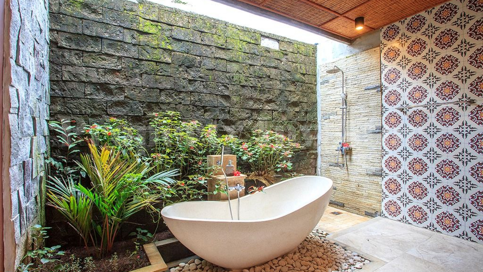 Perfectly Located 4 Villa/8 Bedroom Traditional Boutique Hotel for Sale in North Ubud, Bali