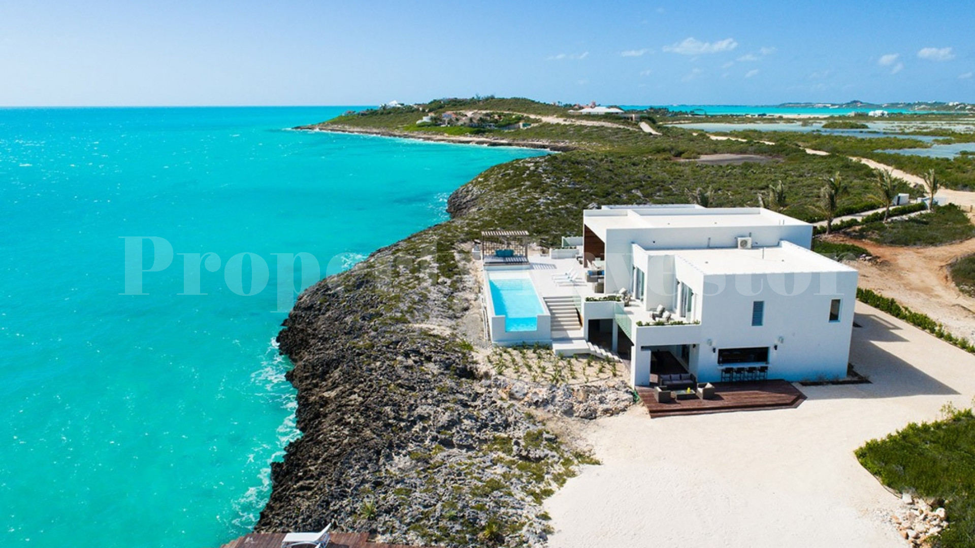 Stunning 6 Bedroom Beachfront Villa in Turk & Caicos