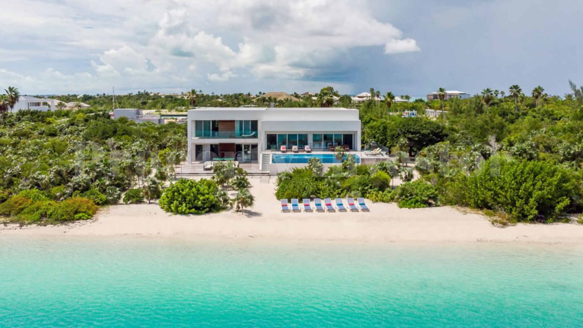 Wonderful 6 Bedroom Modern Luxury Beachfront Villa for Sale in Turks & Caicos