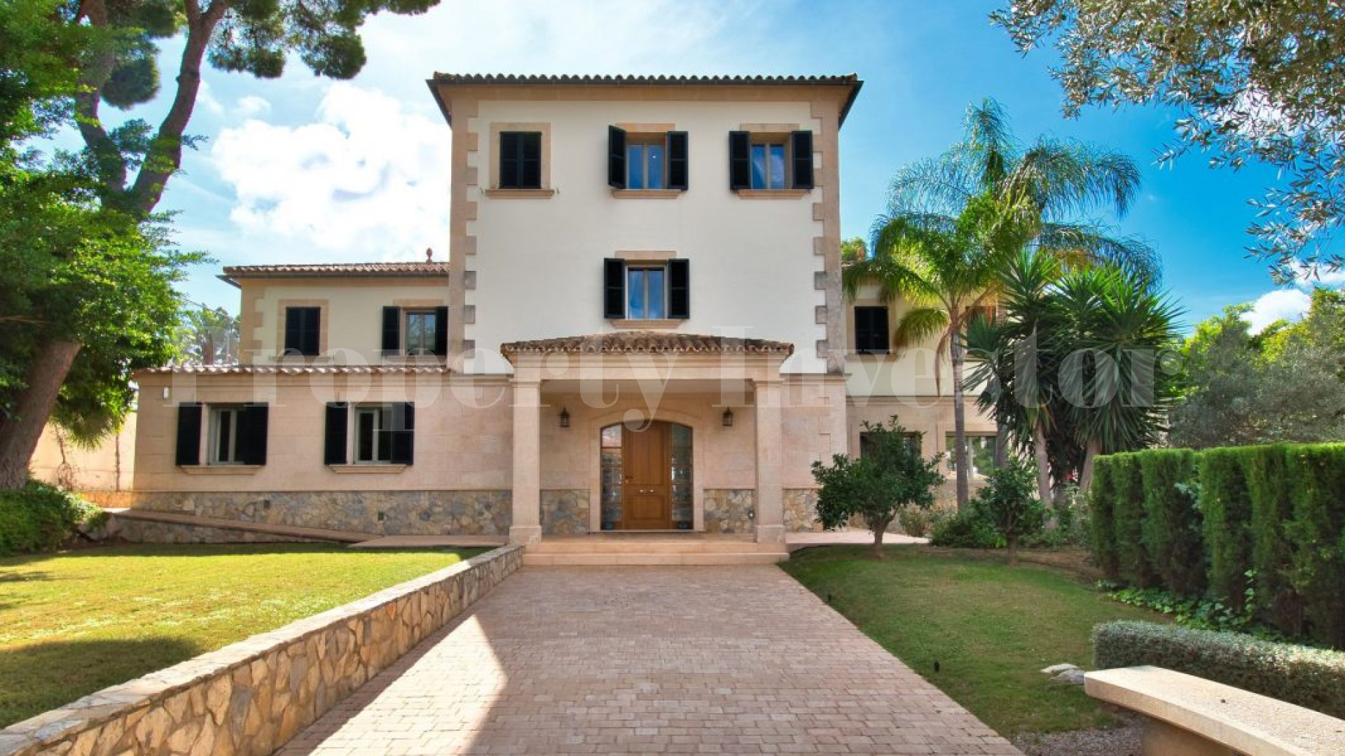 Exquisite 7 Bedroom Luxury Villa with Old World Feeling in Old Bendinat, Mallorca