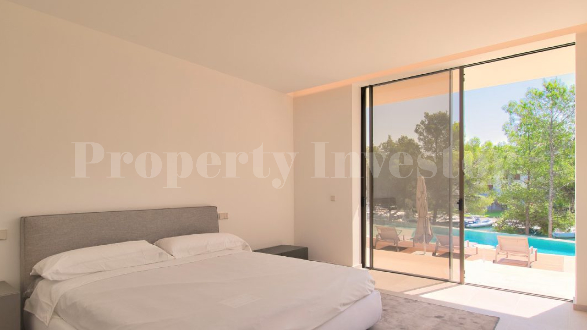 Exclusive New 4 Bedroom First Line Villa in “Club Náutico” in Santa Ponsa