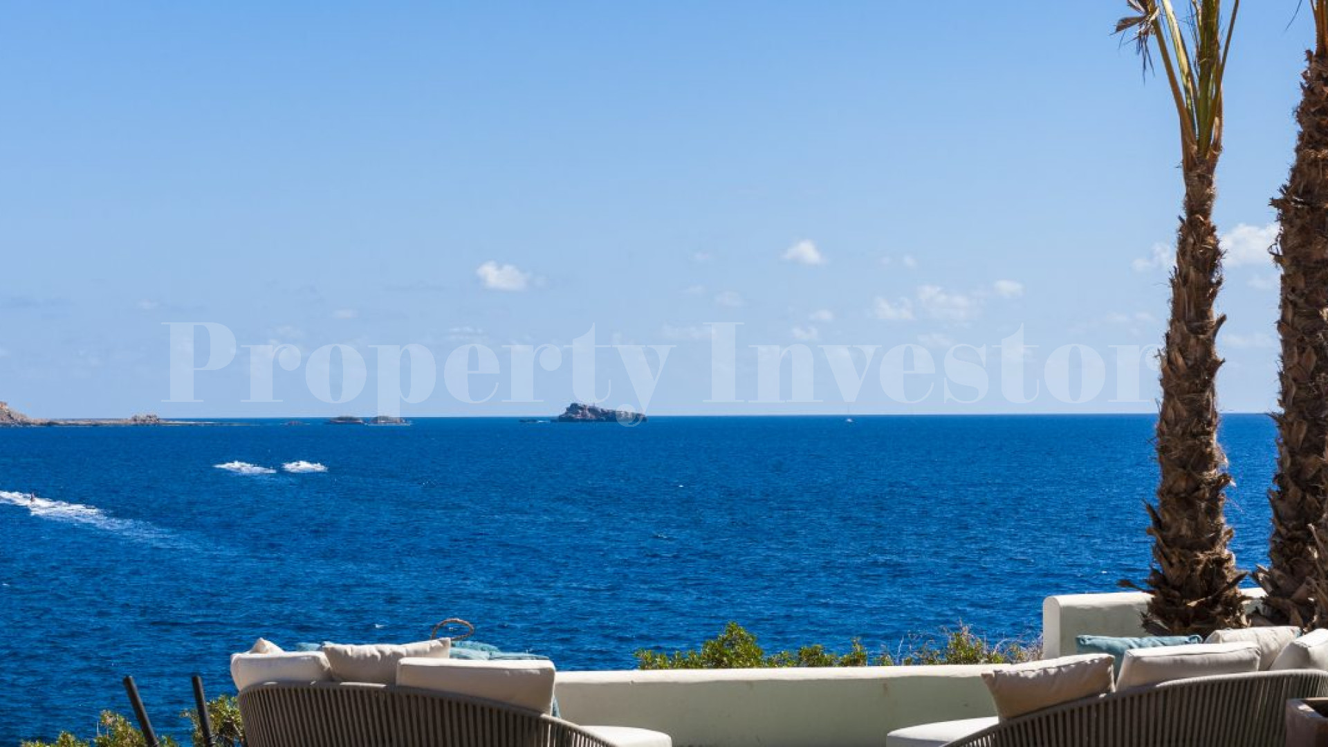 Stunning 4 Bedroom Seafront Villa in Nova Santa Ponsa