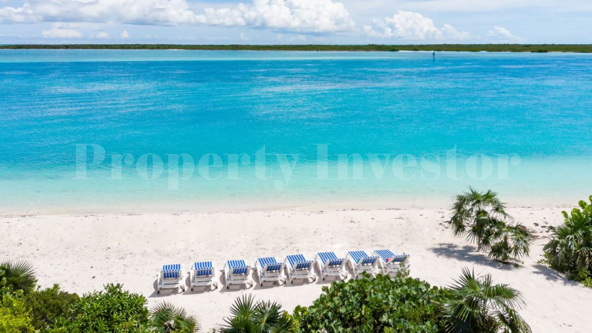 Wonderful 6 Bedroom Modern Luxury Beachfront Villa for Sale in Turks & Caicos