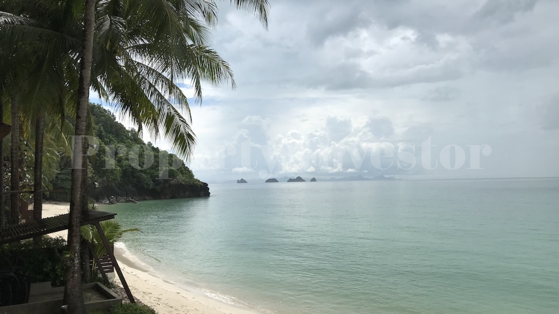 Tropical 5 Bedroom Luxury Thai Style Beach Villa for Sale in Samui