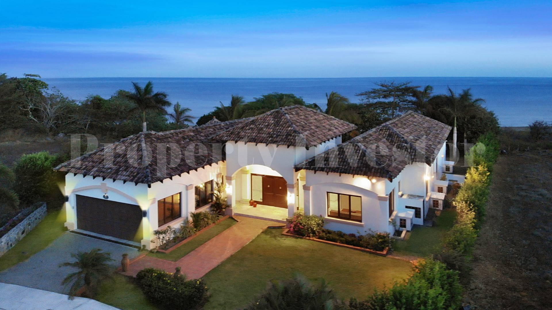 Elegant 4 Bedroom Beachfront Estate for Sale in Pedasi, Panama