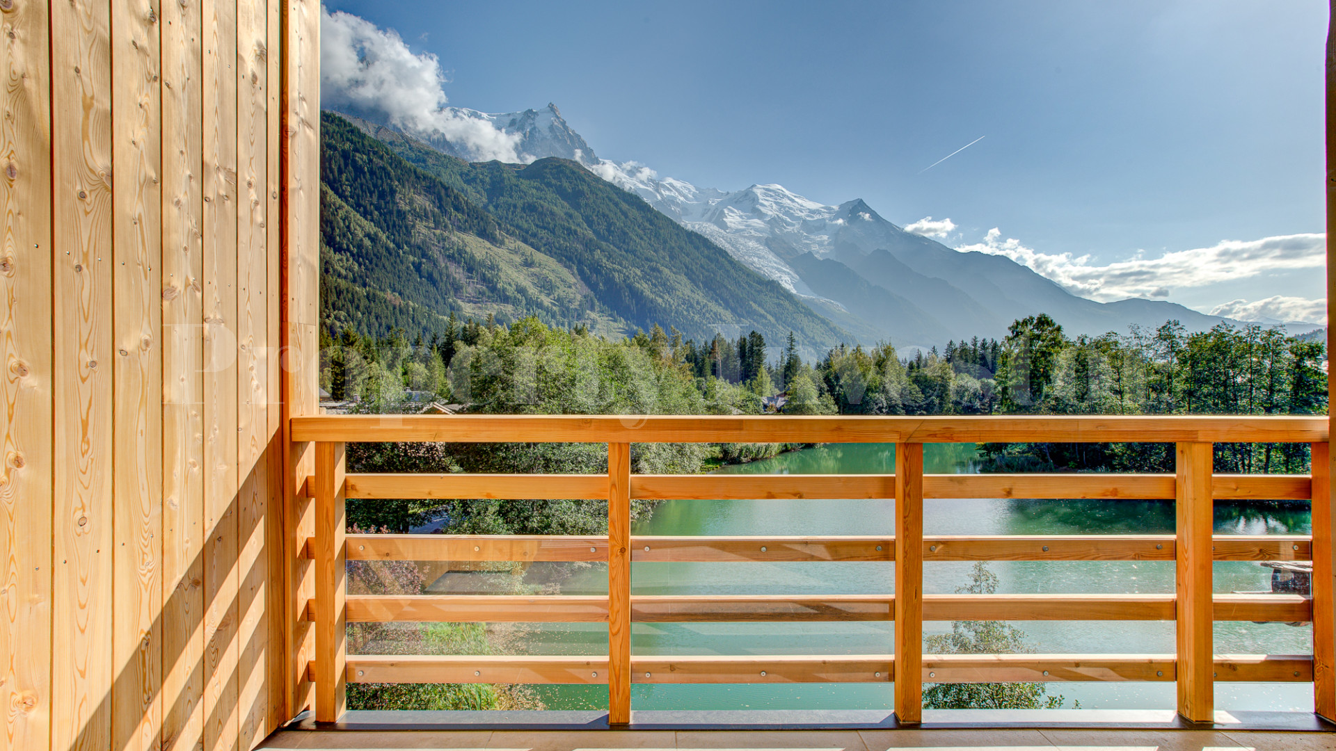 Spacious 4 Bedroom Luxury Mountain & Lake View Penthouse for Sale in Chamonix-Mont-Blanc, France