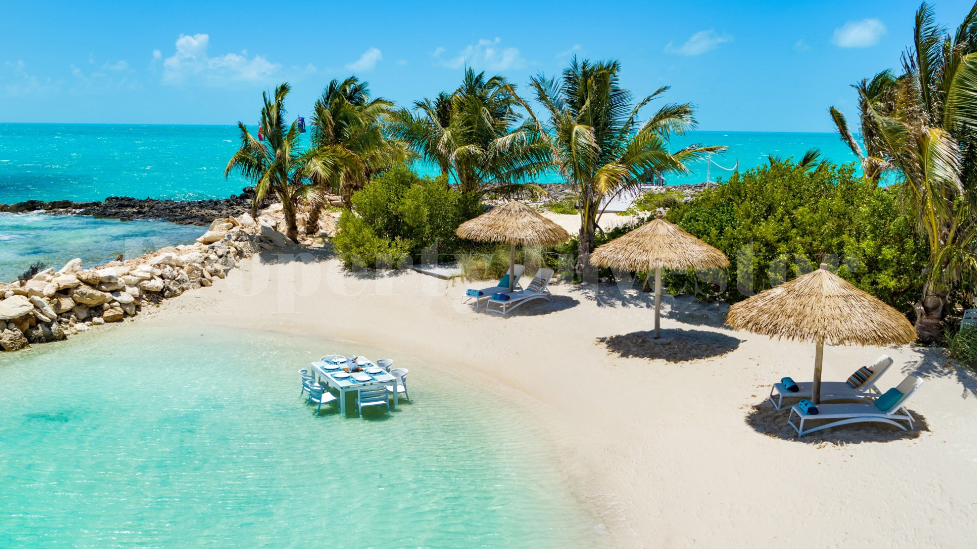 Stunning 6 Bedroom Beachfront Villa in Turk & Caicos